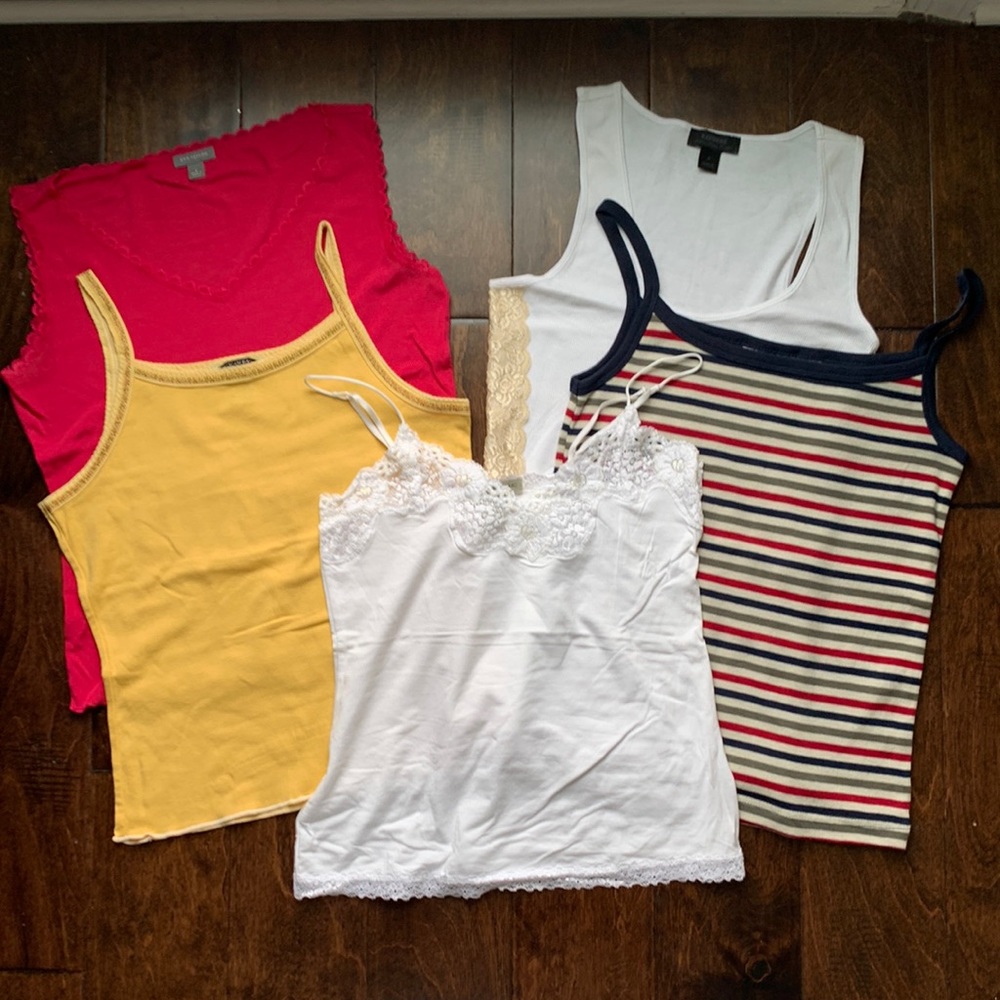 Bundle of Sleeveless Tops Size Small